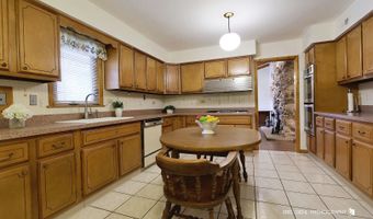 20 W371 Diversey Ave, Addison, IL 60101