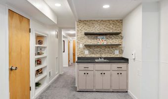7810 HAYFIELD Rd, Alexandria, VA 22315