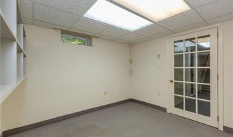22 Whitewood Dr, Cranston, RI 02920