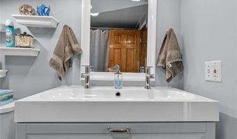 542 Main St, Hopkinton, RI 02833