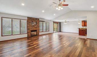 2105 6th Ave SW, Altoona, IA 50009