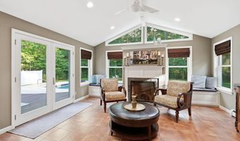 19 Tamarack Ln, Amherst, NH 03031