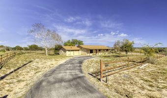 171 Big Oak Dr, Adkins, TX 78101