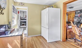 39 Cedar Dr, Danbury, CT 06811