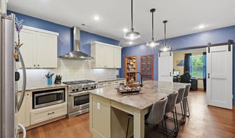 9180 Lee Harris Rd, Bentonville, AR 72713