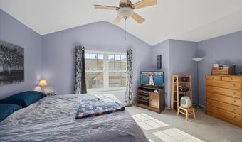 2935 Talaga Dr, Algonquin, IL 60102