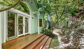 255 Scenic Dr, Ashland, OR 97520