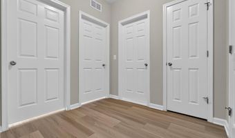 43845 CENTERGATE Dr, Ashburn, VA 20148