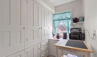 18 Maple Ave, Barre, VT 05641