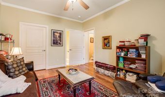 28 Trafalgar Cir, Asheville, NC 28805