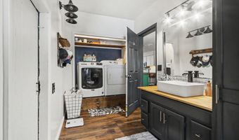 172 26th St, Allegan, MI 49010