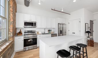 901 KING St 202, Alexandria, VA 22314