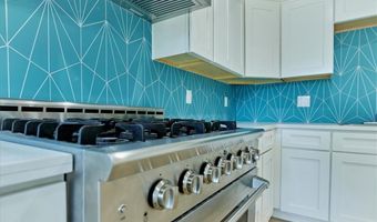402 E 93rd St E, Los Angeles, CA 90003