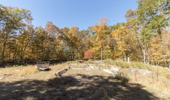4 Laurel Ln, Clinton, CT 06413