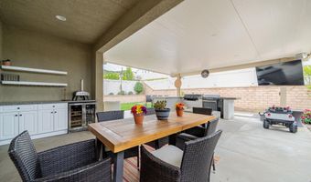 411 Calabrese St, Fallbrook, CA 92028