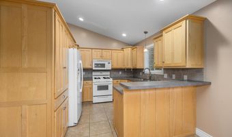 11108 Creekside Dr, Allendale, MI 49401