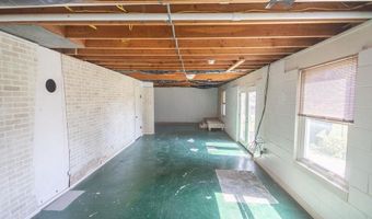 1744 Parkview Dr, Bedford, IN 47421