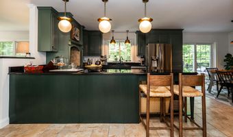 20 Babbidge Rd, Falmouth, ME 04105