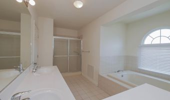 4 Chelsea Ct, Atlantic City, NJ 08401