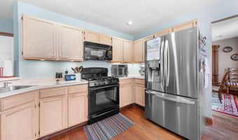 16 Tanglewood Dr, Barnegat, NJ 08005