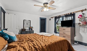 1215 NAVARINO St, Algoma, WI 54201