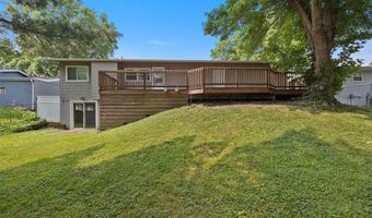 527 Blazedwood Dr, Ballwin, MO 63021