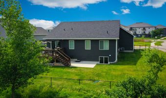 5453 Rowling Dr, Ames, IA 50014