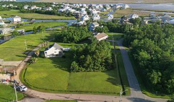 621 Riverview Rd, Bay St. Louis, MS 39520