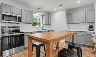 426 Demontluzin Ave, Bay St. Louis, MS 39520