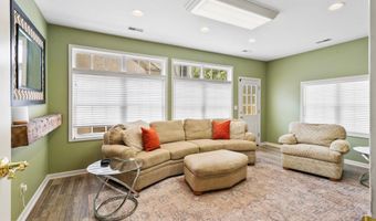 916 Midway Dr, Auburn, IN 46706