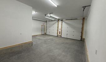 9 Hutchins St, Auburn, ME 04210