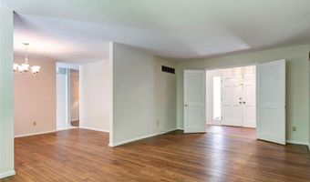 501 Clayworth Dr, Ballwin, MO 63011