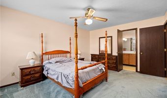 536 Fieldstone Dr, Amherst, OH 44001
