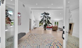 3843 Hayvenhurst Ave, Encino, CA 91436
