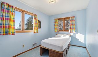 1823 Gramsie Rd, Arden Hills, MN 55112