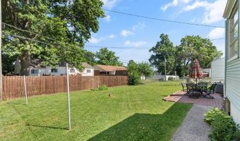 8225 Marvale Ln, Affton, MO 63123