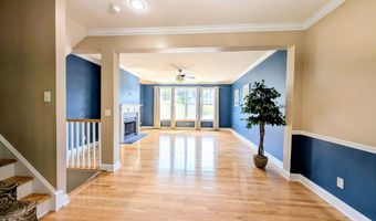 68 Lawrence Ave 68, Danbury, CT 06810