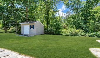 563 Vanderbilt Ave, Bayville, NJ 08721