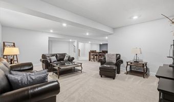 300 Crest Ln, Adams Twp., PA 16046