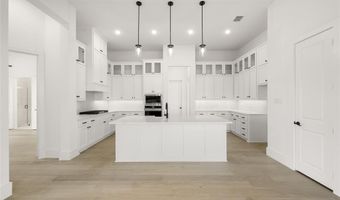 737 Meridian Dr, Aledo, TX 76008