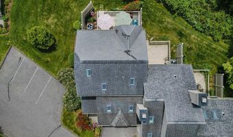 12 Boulevard Dr 35-186, Danbury, CT 06810