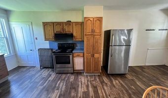 986 S East St #A, Amherst, MA 01002