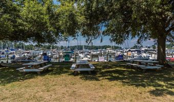 45 E LAKE Dr, Annapolis, MD 21403