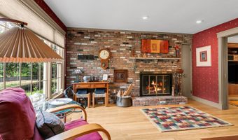 44 Tall Tree Rd, Middletown, NJ 07748