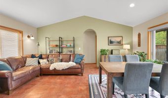 2412 W North St, Bellingham, WA 98225
