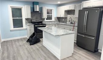 30 Harris St, Coventry, RI 02816