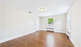 28 Eden Crest Dr, Cranston, RI 02920
