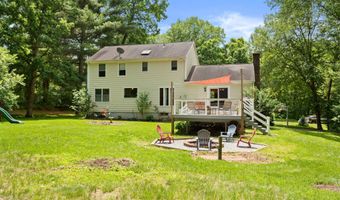 52 Thornridge Dr, Colchester, CT 06415