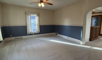 709 N St, Aurora, NE 68818