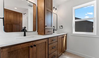 625 KIRKLAND Ave, Algoma, WI 54201